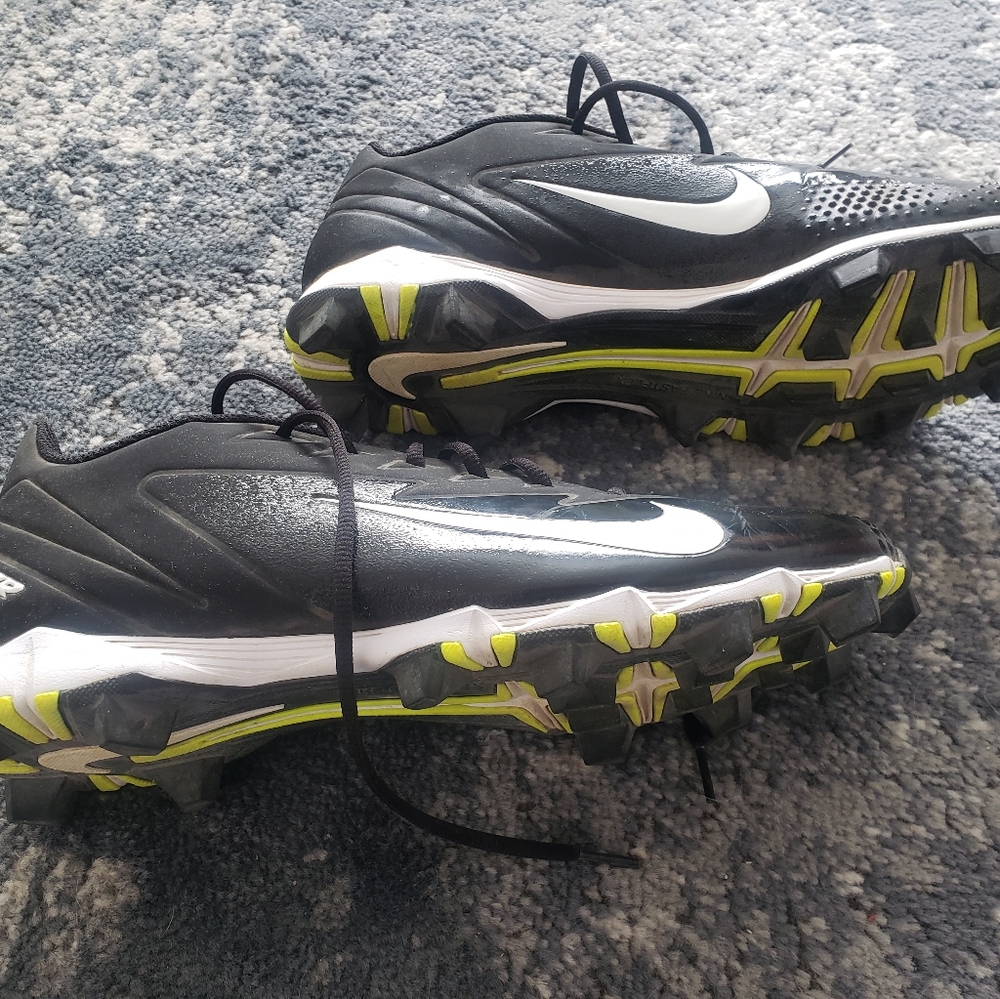 Men's Nike softball/baseball cleats